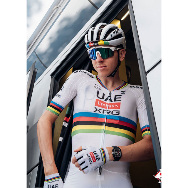 MET_Trenta_3K_Carbon_LTD_rainbow_edition_5