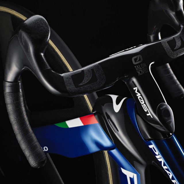 Pinarello-Maat-Italia---S-(A502-Italia)_4