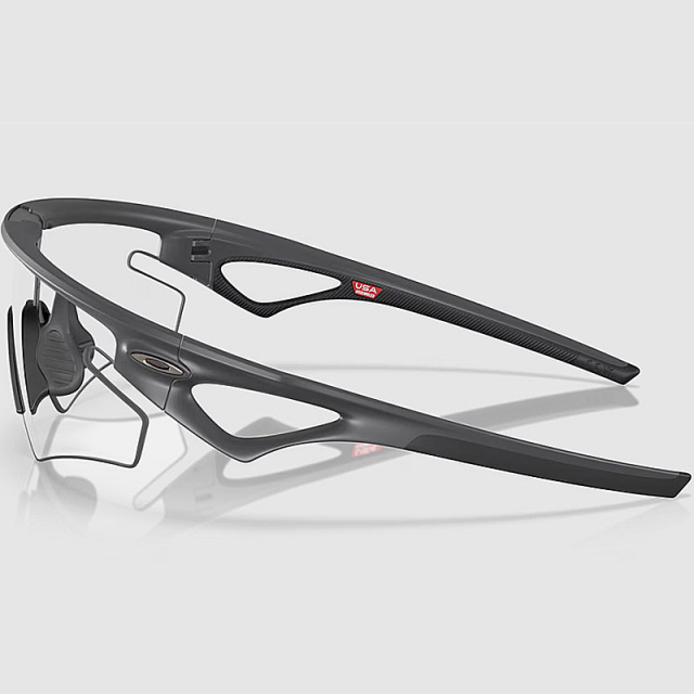 Sphaera_Slash_Carbon_Black_Iridium_Photochromic_Mirrored_3