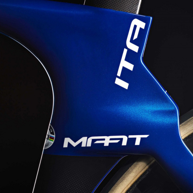 Pinarello-Maat-Italia---S-(A502-Italia)_3