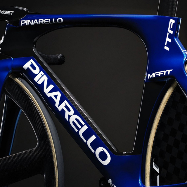 Pinarello-Maat-Italia---S-(A502-Italia)_1