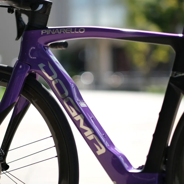 Pinarello-Dogma-F-Disc-Dura-Ace-Di2-2x12-(403-Electro-Violet)_8