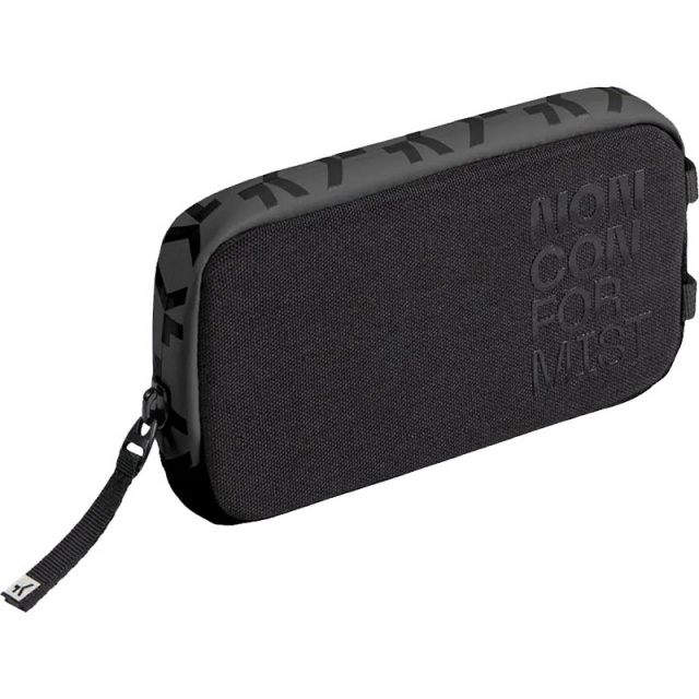 Gobik_Essential_2_Black_01