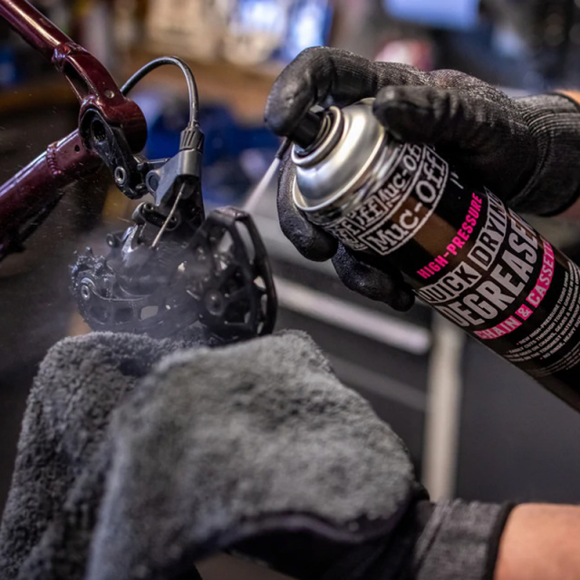 Muc-Off-High-Pressure-Quick-Drying-Degreaser-Chain-and-Cassette_2